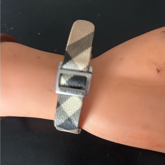 Burberry nova check watch logo timepiece unisex accessory plaid band jewelry main image 4